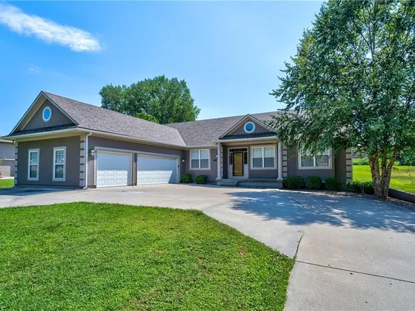 12821 NW 79th St, Parkville, MO 64152