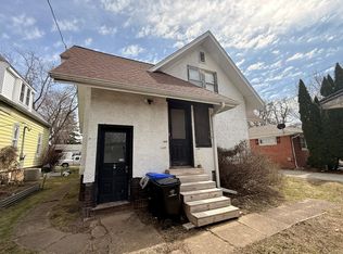 1007 Low St, Bloomington, IL 61701