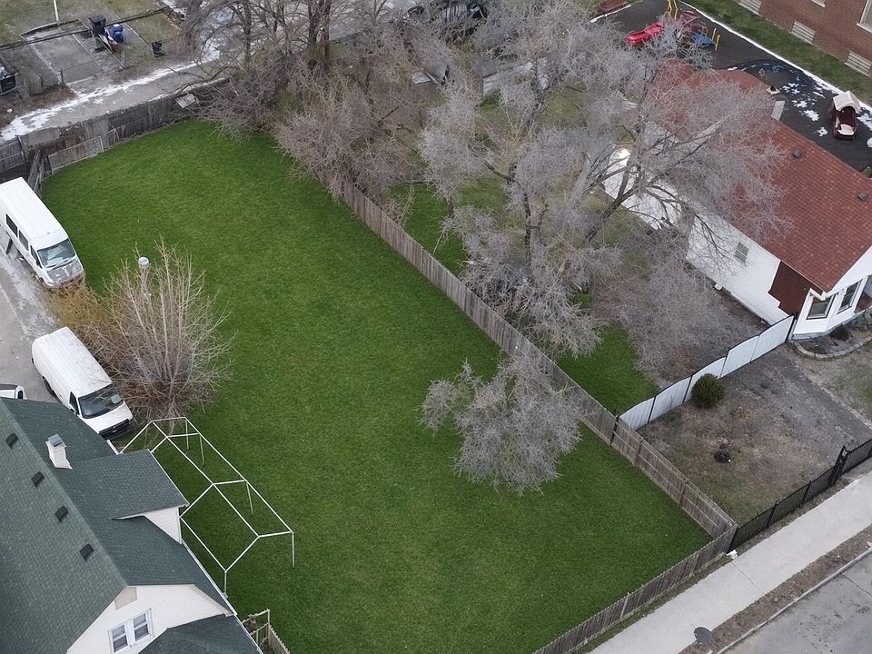 2nd image of 8774 Chamberlain St