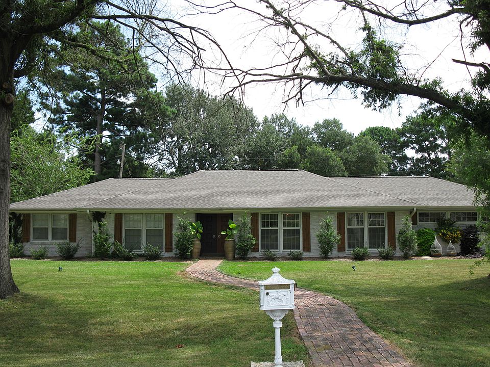 1st image of 609 Circle Ln