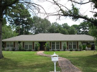 609 Circle Ln, Stuttgart, AR 72160