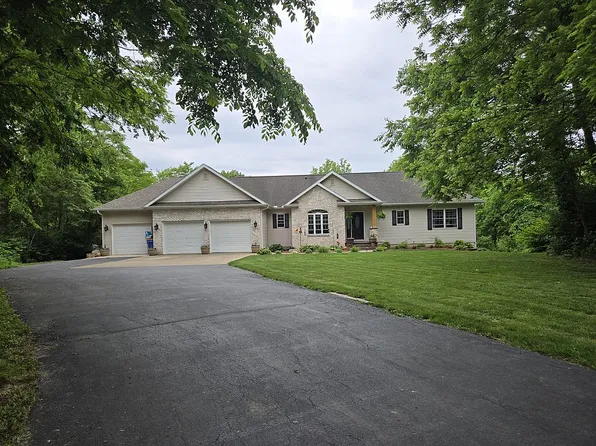 5401 Ryan Dr, Oreana, IL 62554