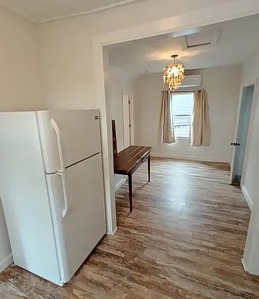 3rd image of 10 Lovett St