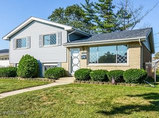 10540 Orchard Ln, Chicago Ridge, IL 60415