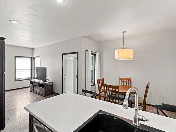 5th image of 5108 E Villa Ridge St