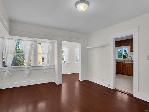 5th image of 4083 Albatross St