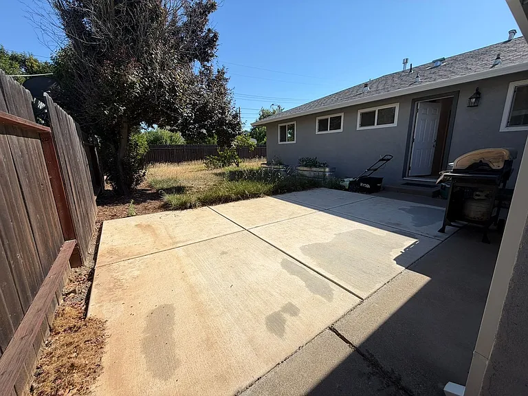 130 Brady Ct — Photo 21