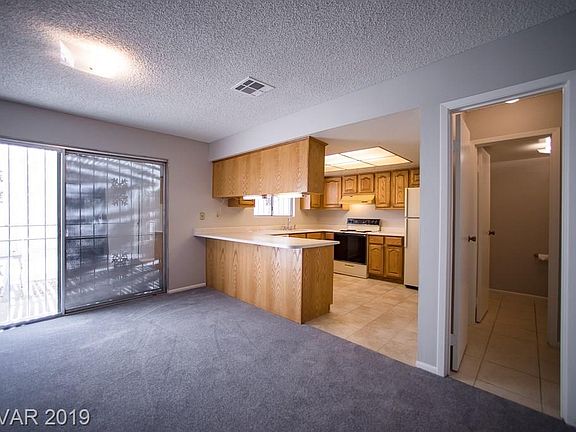 4th image of 3375 Garden East Dr