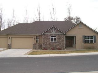 102 Elmwood Ave, Fruita, CO 81521