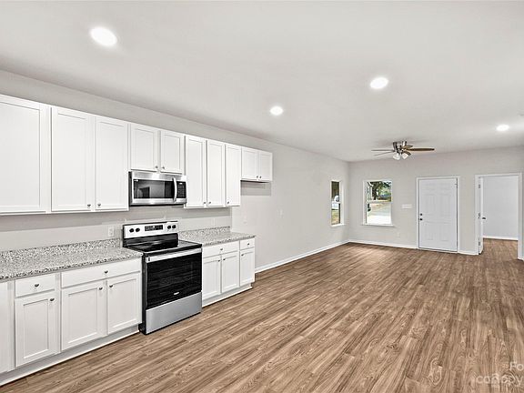 4th image of 118 W 6th Ave