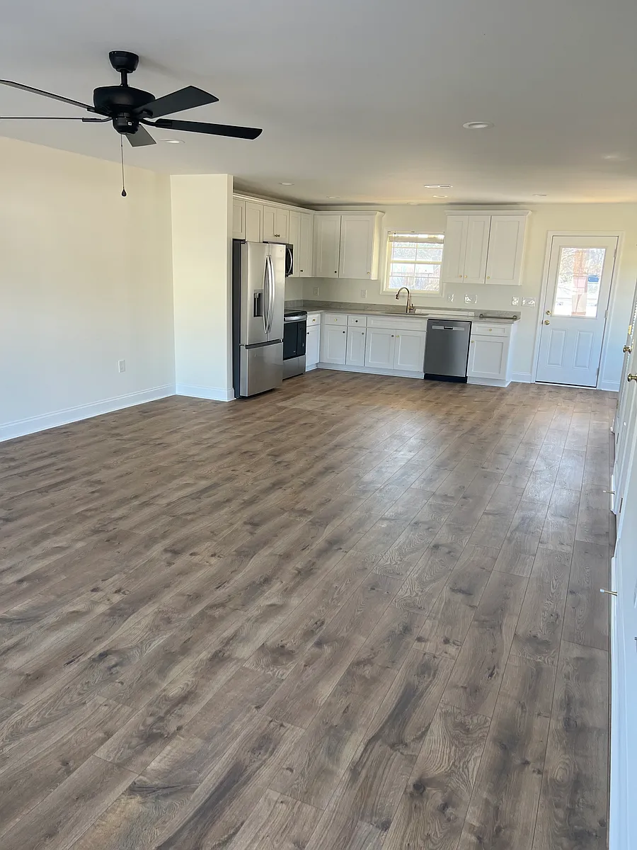 Building Photo - 275 Circle Dr NE #A