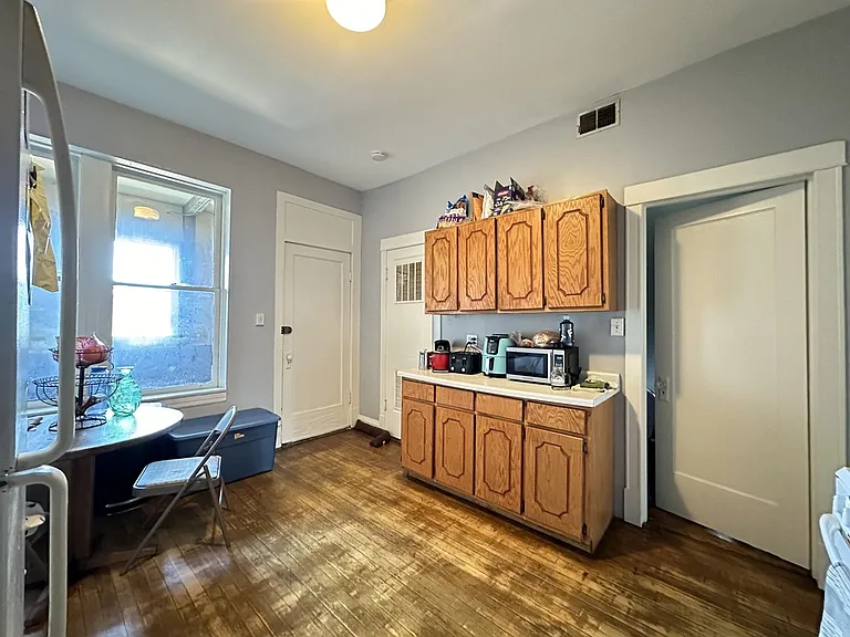 2623 W Crystal St #4 — Photo 5