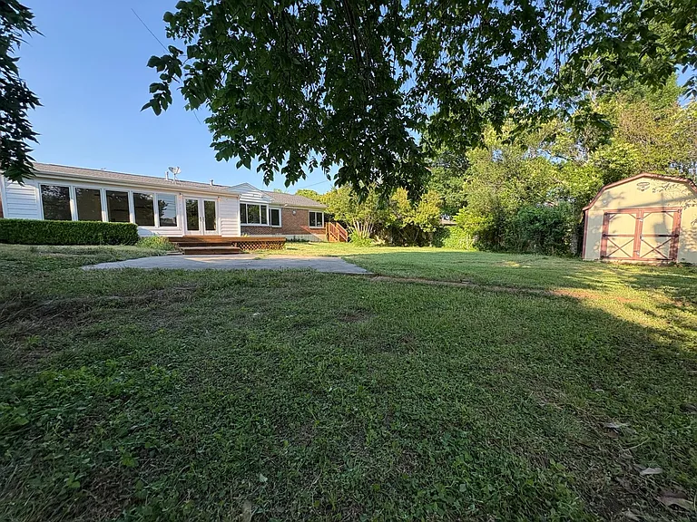 430 Mayrant Dr — Photo 14
