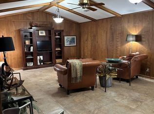 405 N Elm St, Comanche, TX 76442