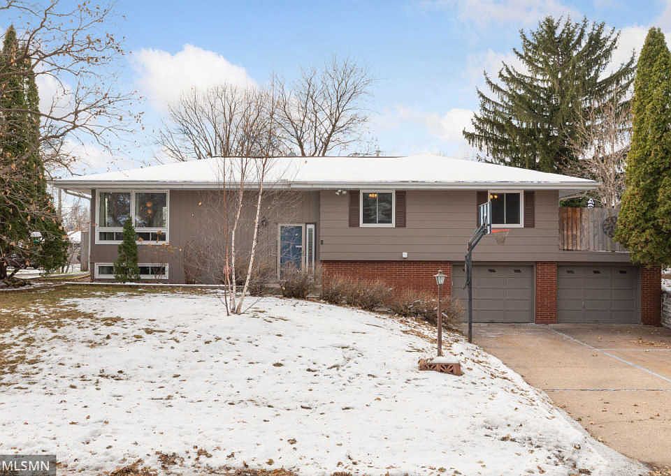 1st image of 3871 Lakewood Ave