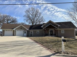 113 E Ahrens St, Sac City, IA 50583