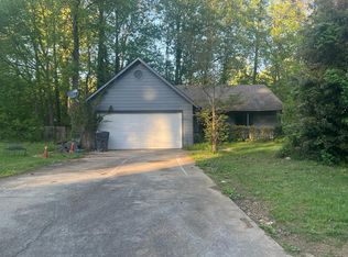 571 Paden Mill Trl, Lawrenceville, GA 30044