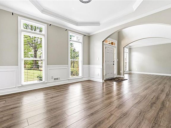 4th image of 5211 Forest View Trl SE