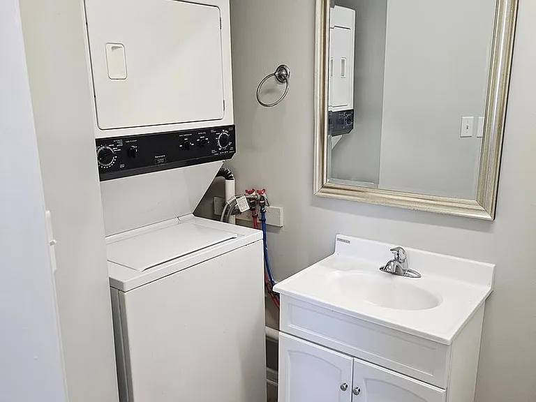 1505 Lincoln Ave — Photo 2