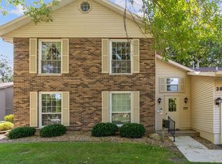 3807 Lexington Dr NE APT 2, Cedar Rapids, IA 52402