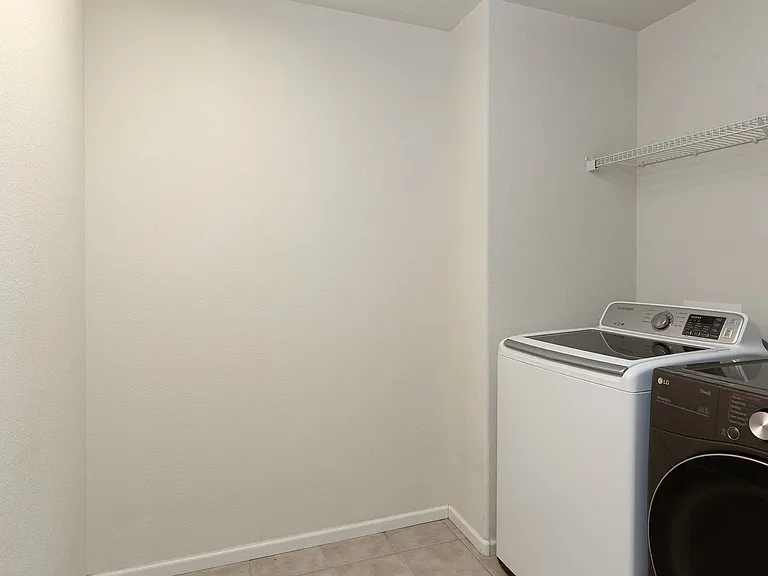 7230 Red Sand Grv — Photo 17