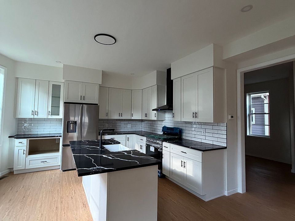 1st image of 612 Penn St