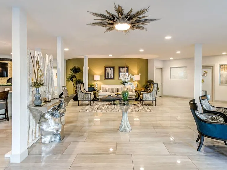 Meridian Luxury Apartment Homes — Photo 3
