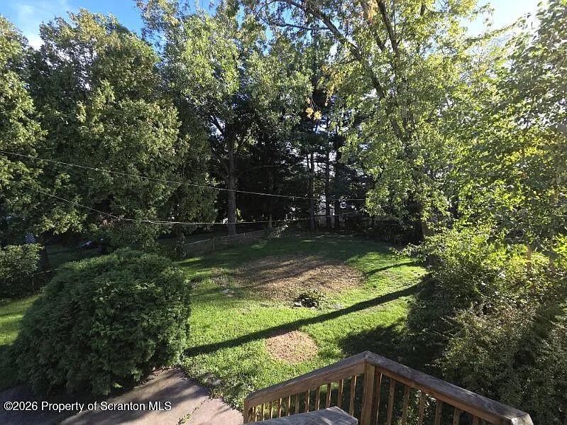 3 bed, 2.0 bath, 1611 sqft, $1,700 — Photo 3