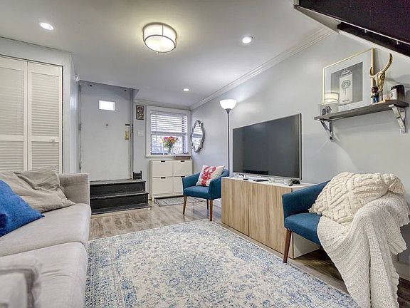 2nd image of 180 19th St #1