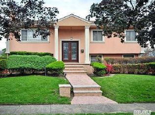 584 Nutley Pl, Valley Stream, NY 11581