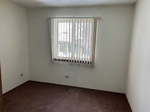 5th image of 799 E Whispering Oaks Dr