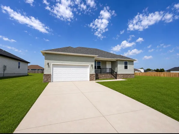 1217 E Macon St, Republic, MO 65738