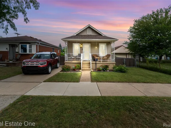 3363 16th St, Wyandotte, MI 48192