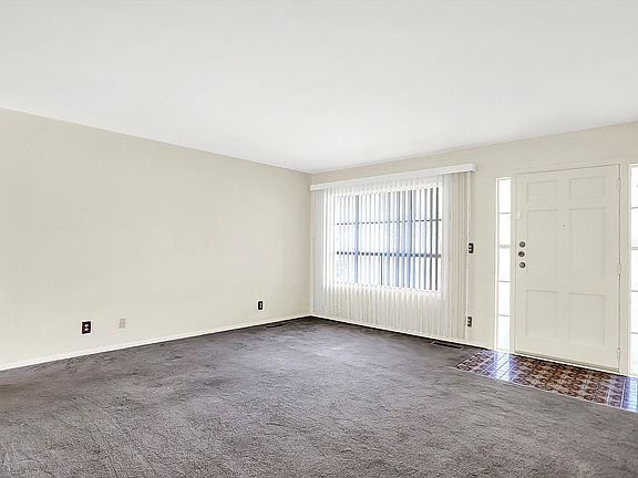 4th image of 5507 W 35th St