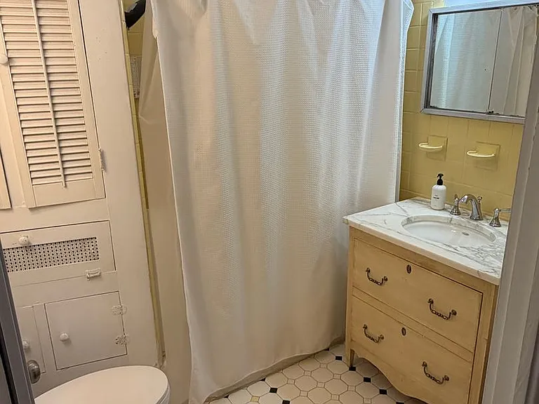3314 Carondelet St #B — Photo 11
