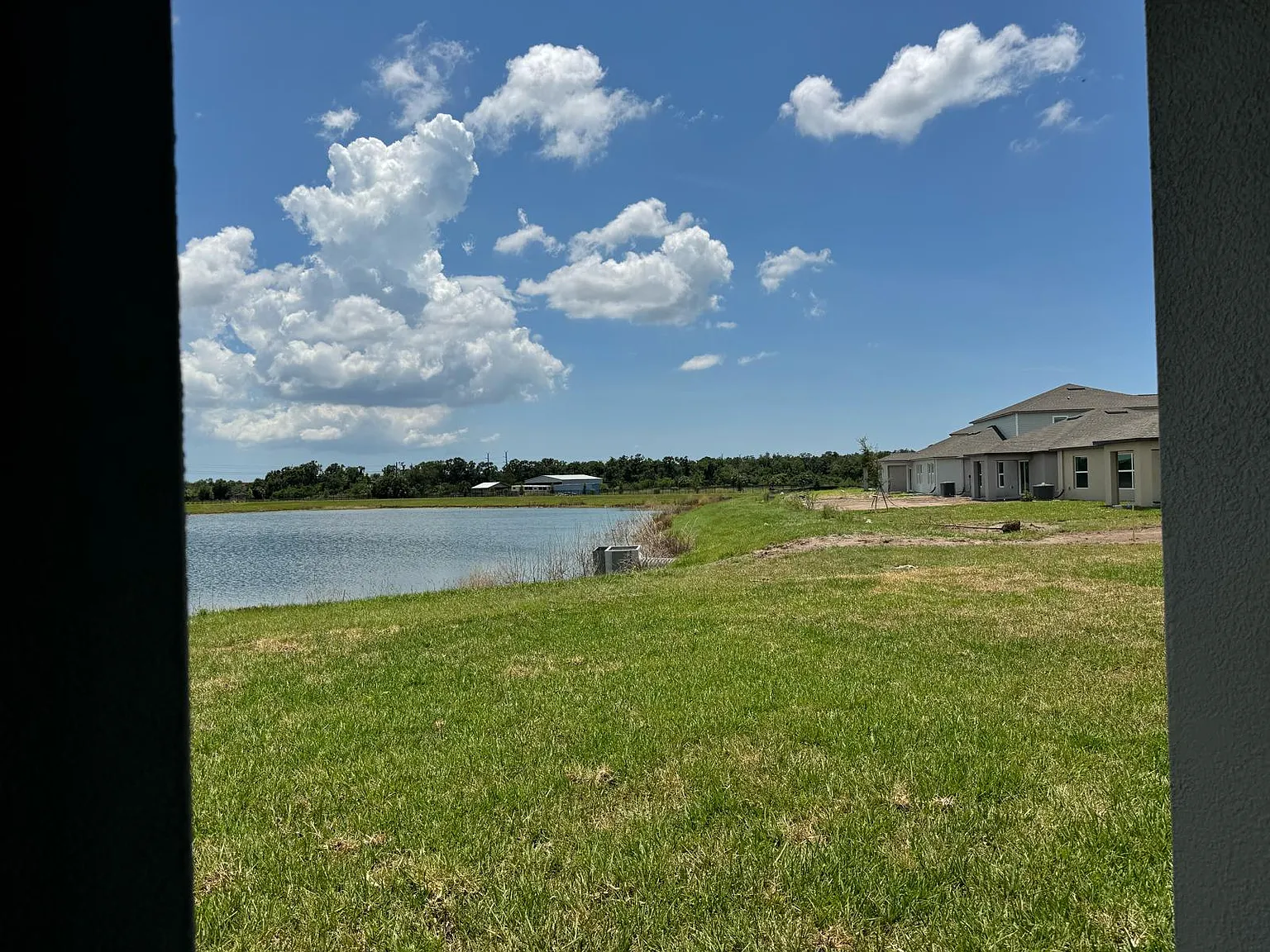 6 bed, 3326 sqft, $3,400 — Photo 3