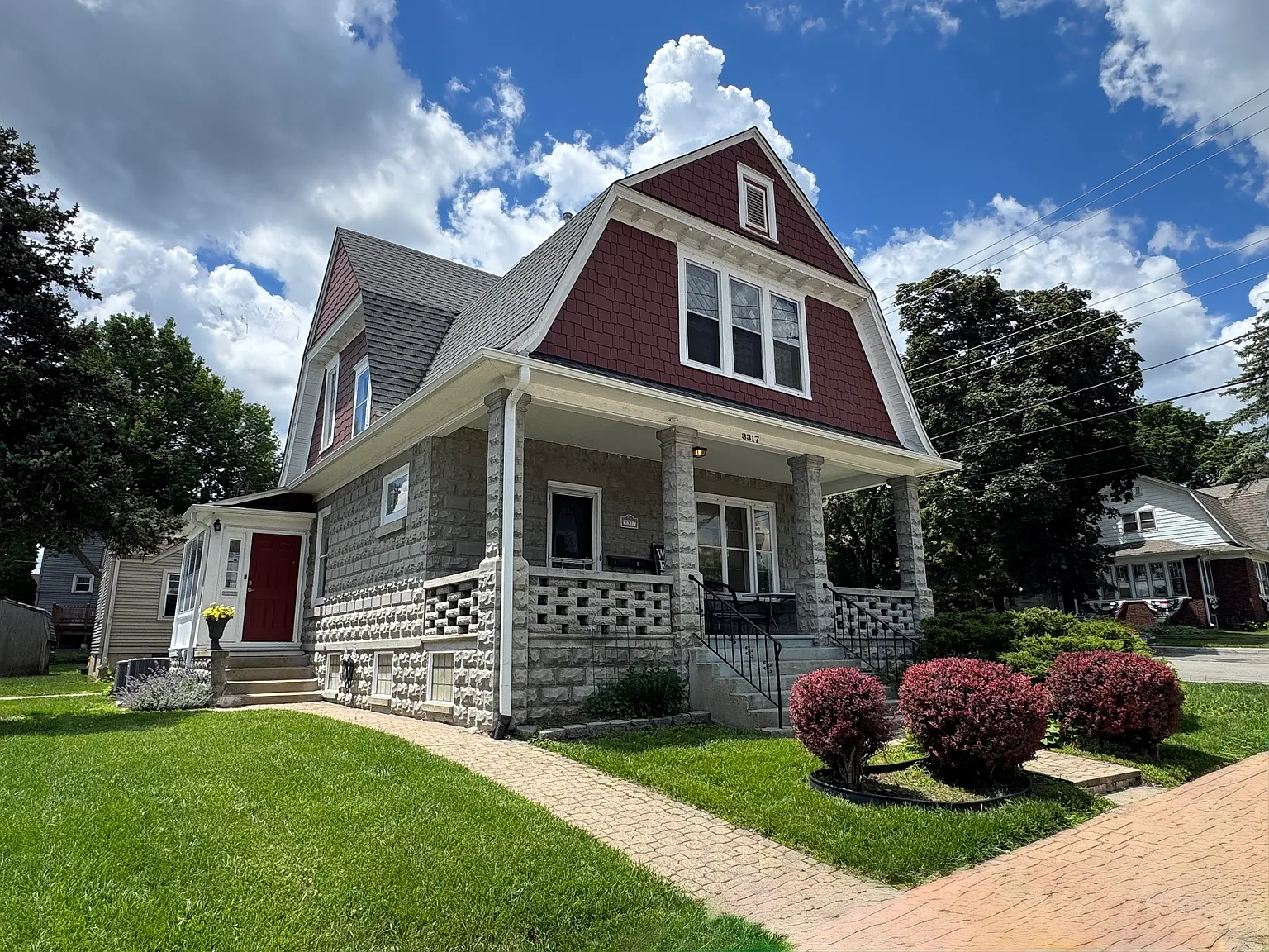 3 bed, 1750 sqft, $1,950 — Photo 1