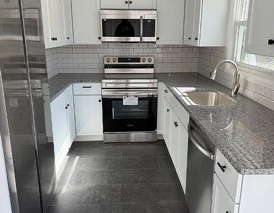 2nd image of 136-138 Meeker Rd