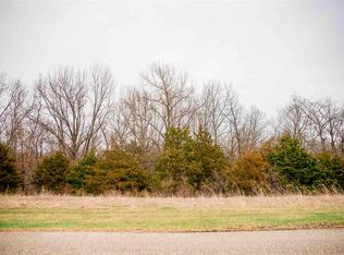 4601 Oakwood Dr, Quincy, IL 62305