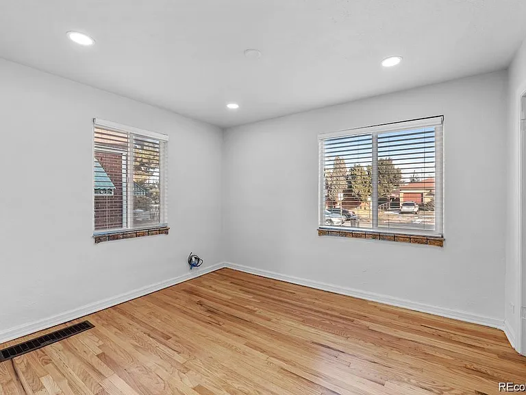 3085 Clermont St — Photo 19