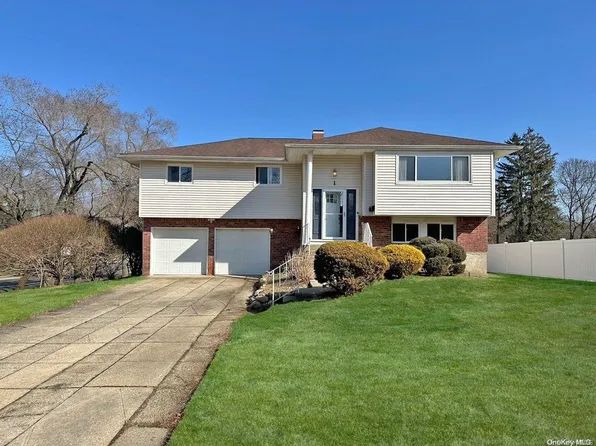 1 Shaker Ridge Lane, Commack, NY 11725