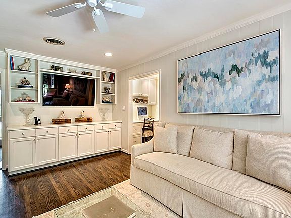 5th image of 6142 Meadow Lake Ln