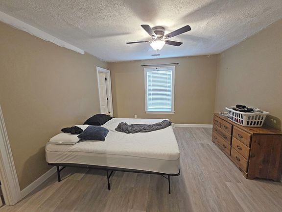 5th image of 6102 Village West Ln