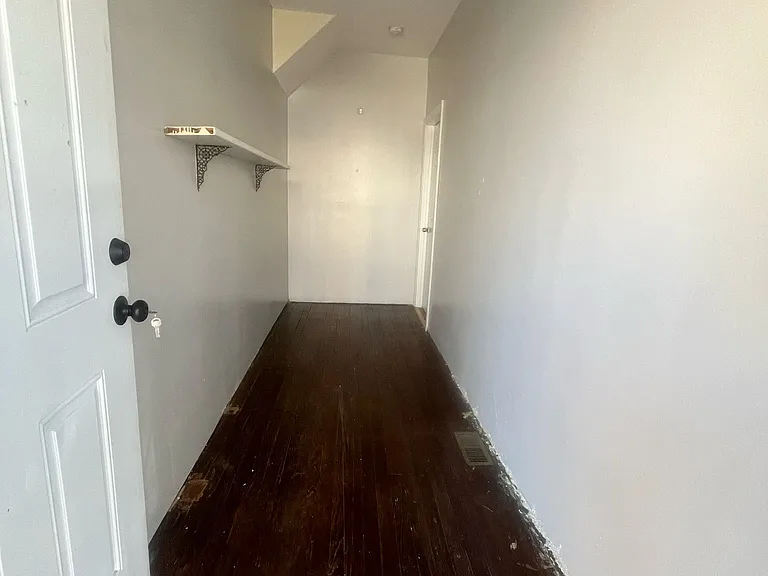 746 S 16th St #1 — Photo 8
