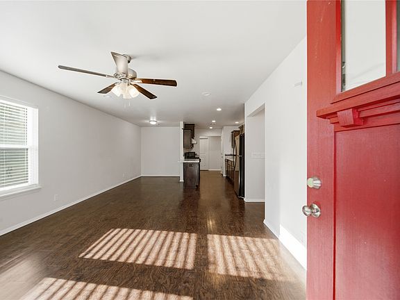 5th image of 2542 E Archer St