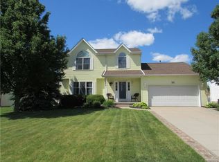 63 Ashley Dr, West Seneca, NY 14224