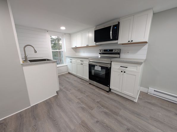 557 Walnut St APT 3
