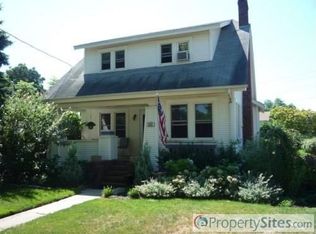 46 Smith St, Greenlawn, NY 11740