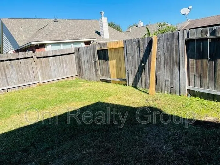 9506 Carsonmont Ln — Photo 36