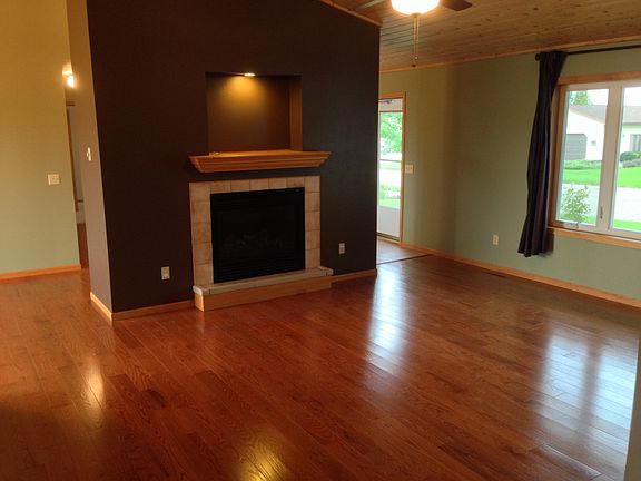 3rd image of 161 Skyline Dr